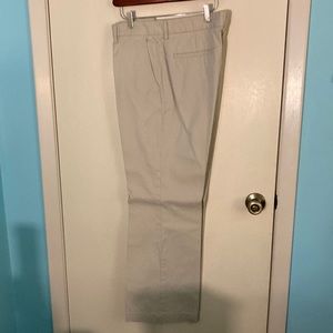 Mens 35”x32” Boot Cut Banana Republic Chinos. Tan Khaki